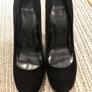 Excellent condition Aqua size 8 suede heels